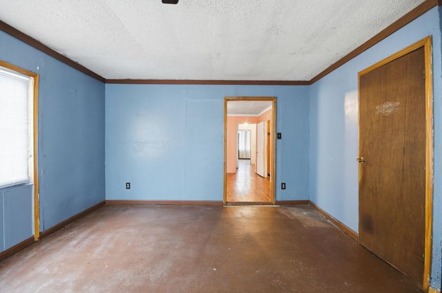 12 E PEEBLES RD, Memphis, TN 38109