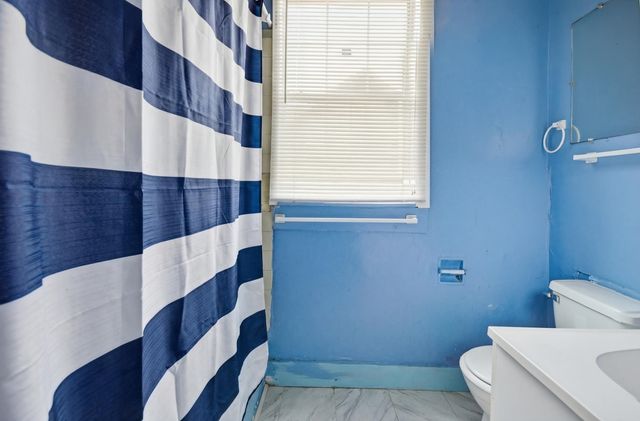 12 E PEEBLES RD, Memphis, TN 38109