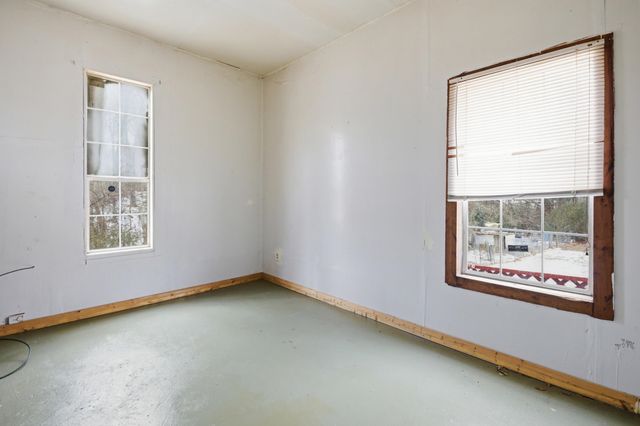 12 E PEEBLES RD, Memphis, TN 38109