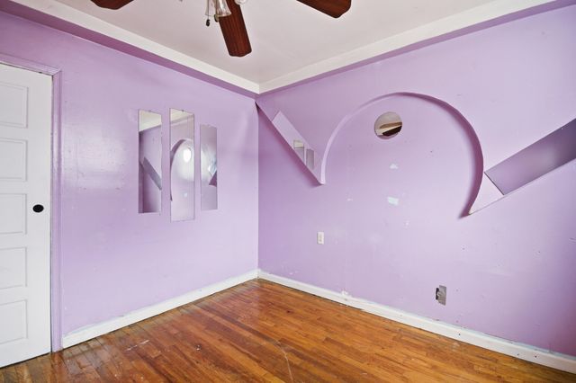 12 E PEEBLES RD, Memphis, TN 38109