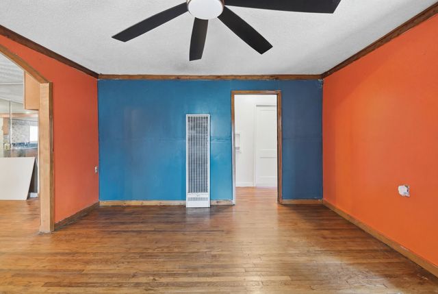 12 E PEEBLES RD, Memphis, TN 38109