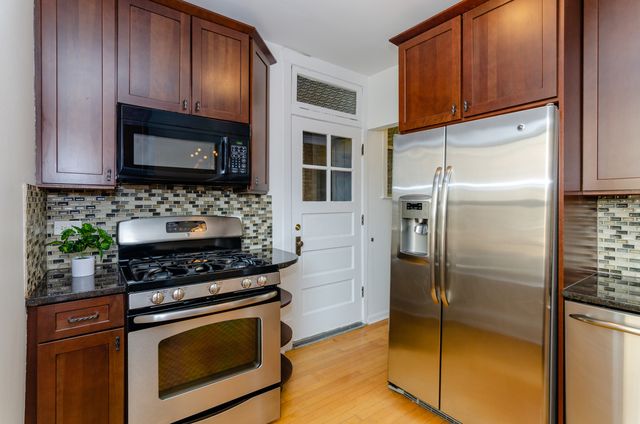 407 S East Avenue 2, Oak Park, IL 60302