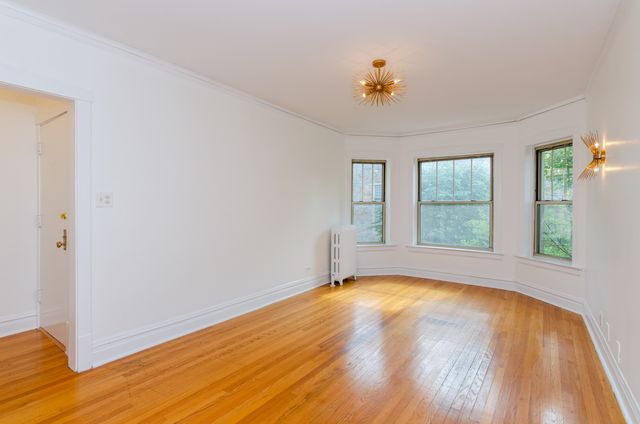 407 S East Avenue 2, Oak Park, IL 60302
