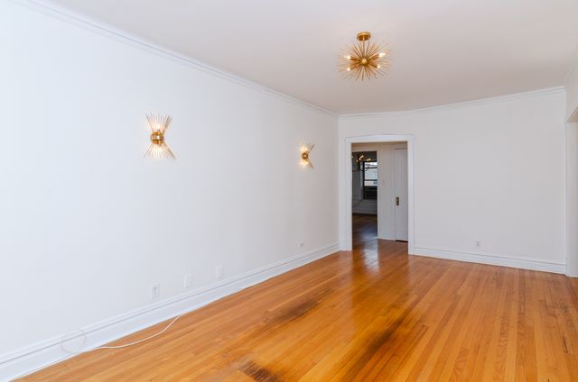 407 S East Avenue 2, Oak Park, IL 60302
