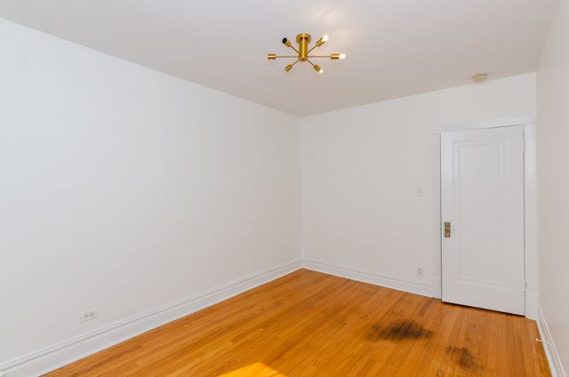 407 S East Avenue 2, Oak Park, IL 60302