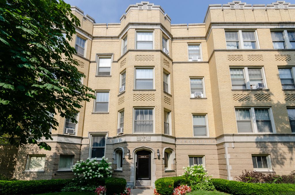 407 S East Avenue 2, Oak Park, IL 60302