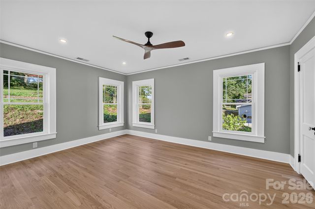 217 Norwood Street SW, Lenoir, NC 28645