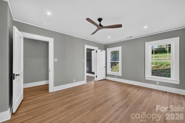 217 Norwood Street SW, Lenoir, NC 28645