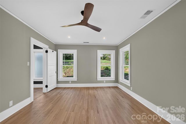 217 Norwood Street SW, Lenoir, NC 28645