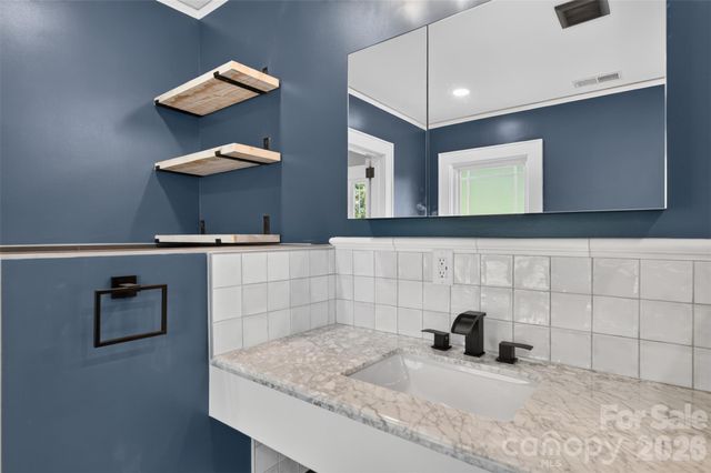217 Norwood Street SW, Lenoir, NC 28645