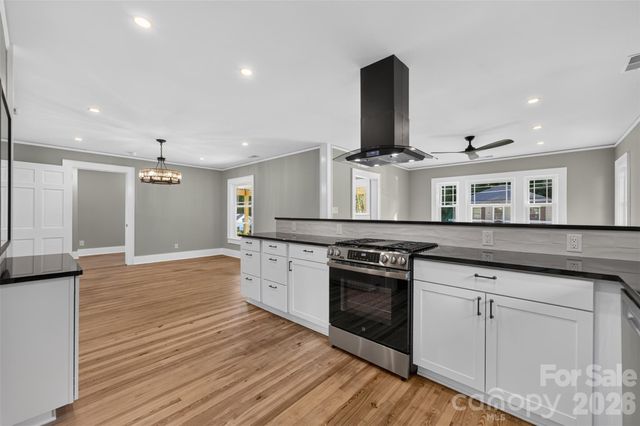 217 Norwood Street SW, Lenoir, NC 28645