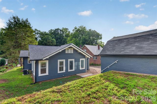 217 Norwood Street SW, Lenoir, NC 28645
