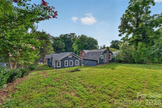 217 Norwood Street SW, Lenoir, NC 28645