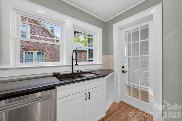 217 Norwood Street SW, Lenoir, NC 28645