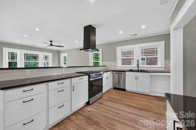 217 Norwood Street SW, Lenoir, NC 28645