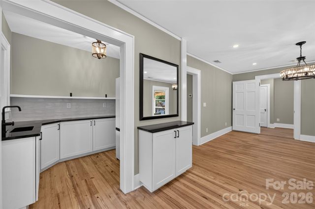 217 Norwood Street SW, Lenoir, NC 28645