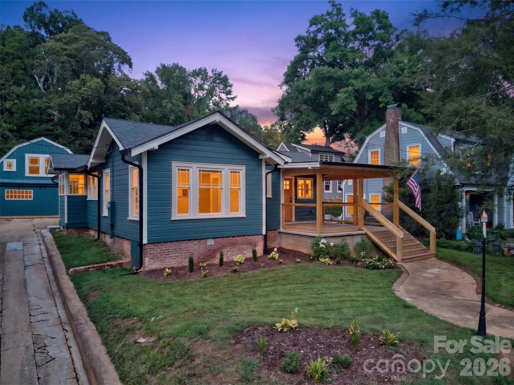 217 Norwood Street SW, Lenoir, NC 28645