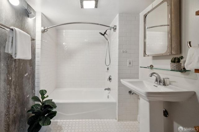 73 Sumner Street 101, San Francisco, CA 94103