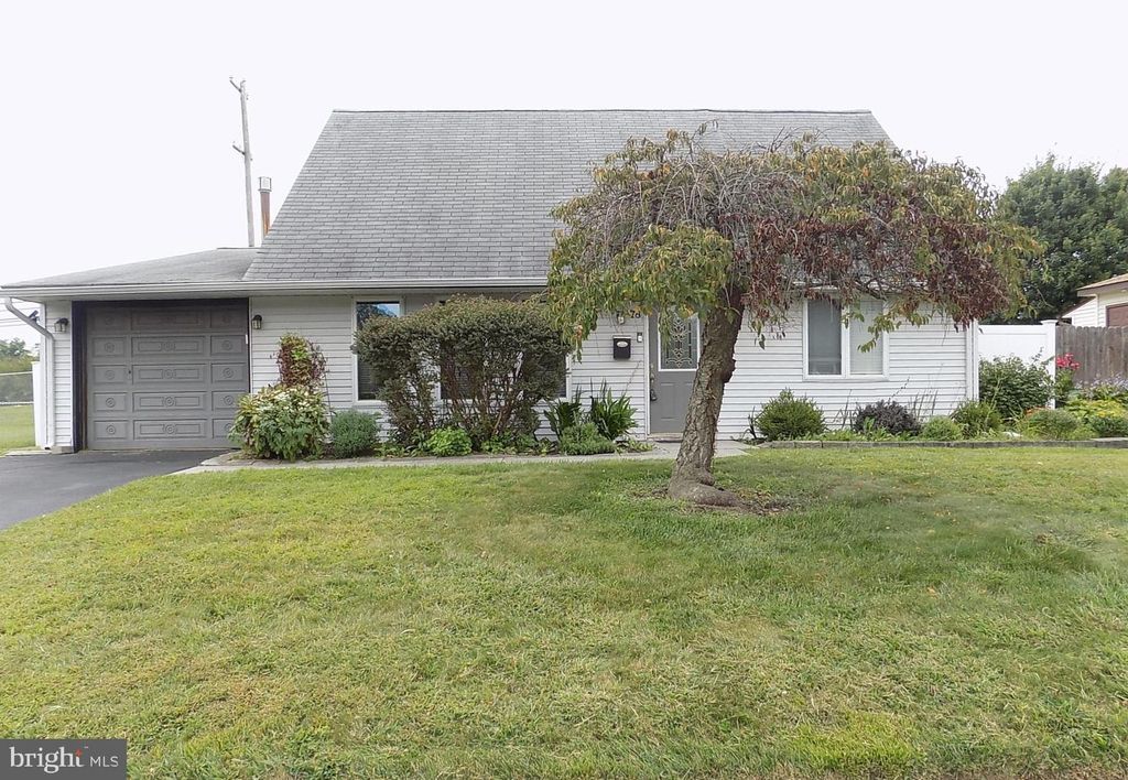 78 HARMONY RD, Levittown, PA 19056