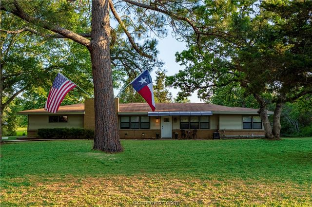 23 Casper Place, Hilltop Lakes, TX 77871