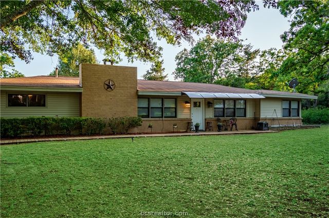 23 Casper Place, Hilltop Lakes, TX 77871