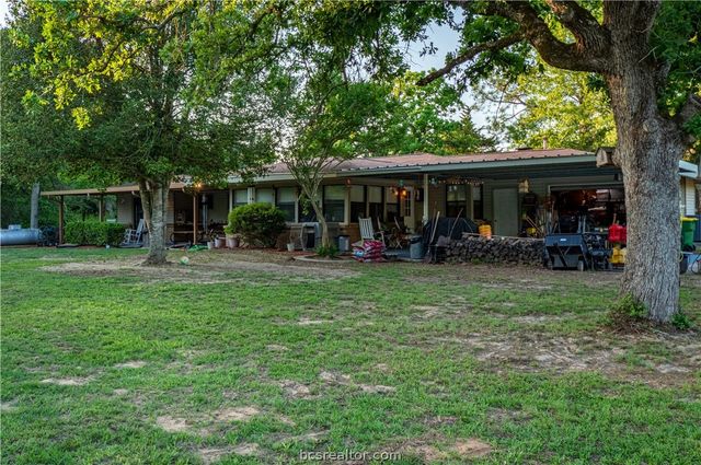 23 Casper Place, Hilltop Lakes, TX 77871