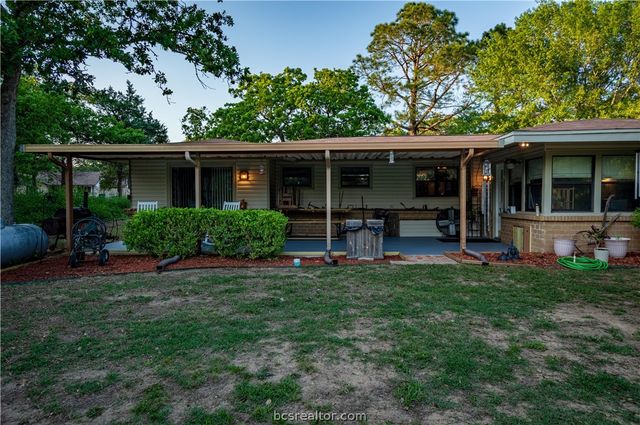 23 Casper Place, Hilltop Lakes, TX 77871