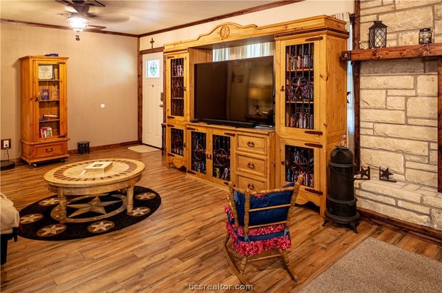 23 Casper Place, Hilltop Lakes, TX 77871