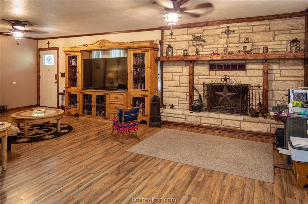 23 Casper Place, Hilltop Lakes, TX 77871 — photo 3