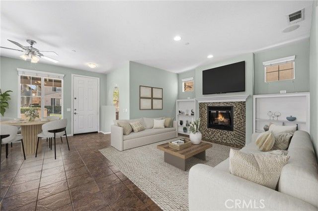 25 Amy Way, Ladera Ranch, CA 92694