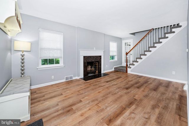 809 WOODSDALE RD, Wilmington, DE 19809