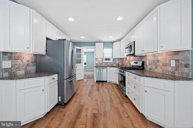 809 WOODSDALE RD, Wilmington, DE 19809