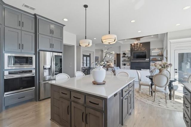 3501 W 150th Street, Leawood, KS 66224