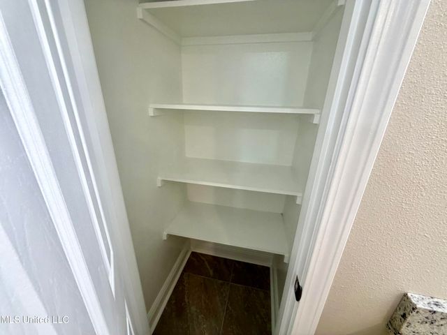 9217 Seahorse Avenue, Ocean Springs, MS 39564