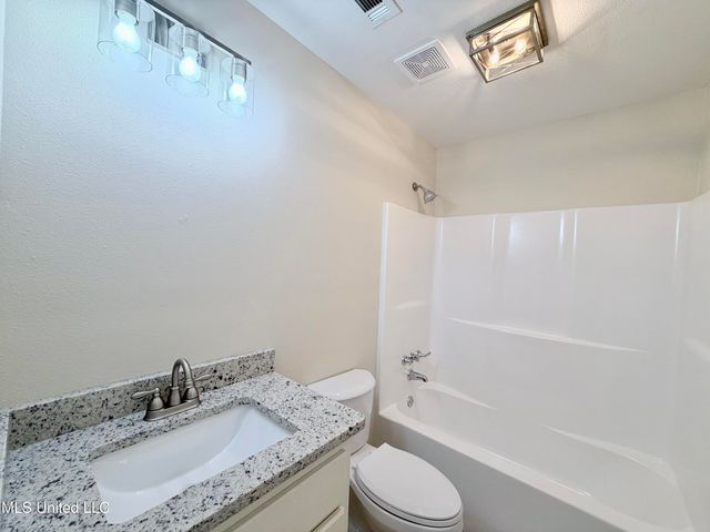 9217 Seahorse Avenue, Ocean Springs, MS 39564