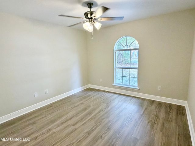 9217 Seahorse Avenue, Ocean Springs, MS 39564