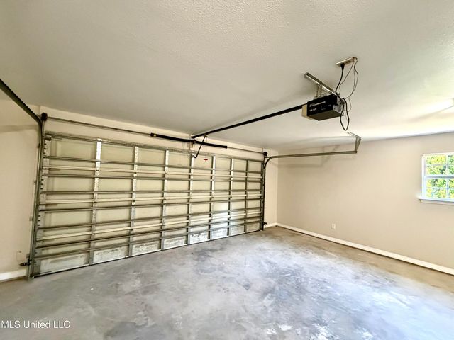 9217 Seahorse Avenue, Ocean Springs, MS 39564