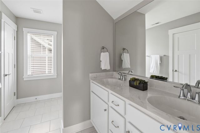 15100 Litton Dr, Midlothian, VA 23112