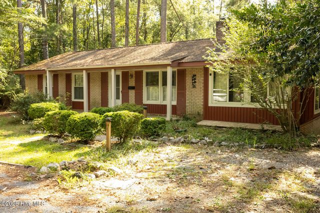 1610 E Indiana Avenue, Southern Pines, NC 28387