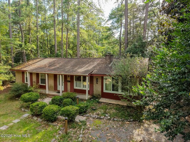 1610 E Indiana Avenue, Southern Pines, NC 28387