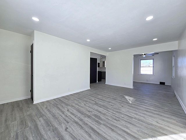 8114 W Congress STREET, Milwaukee, WI 53218