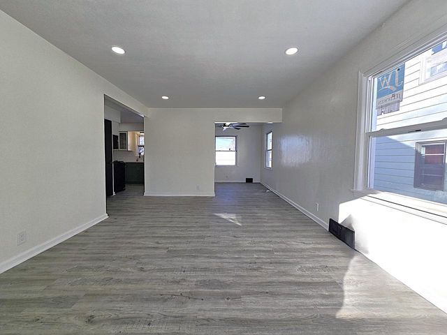 8114 W Congress STREET, Milwaukee, WI 53218