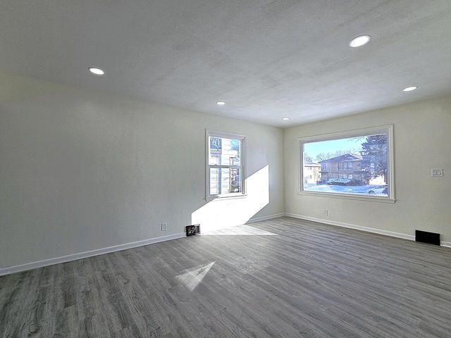 8114 W Congress STREET, Milwaukee, WI 53218