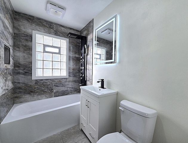 8114 W Congress STREET, Milwaukee, WI 53218