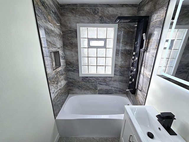 8114 W Congress STREET, Milwaukee, WI 53218