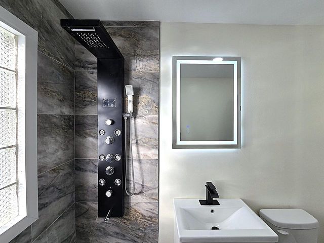 8114 W Congress STREET, Milwaukee, WI 53218