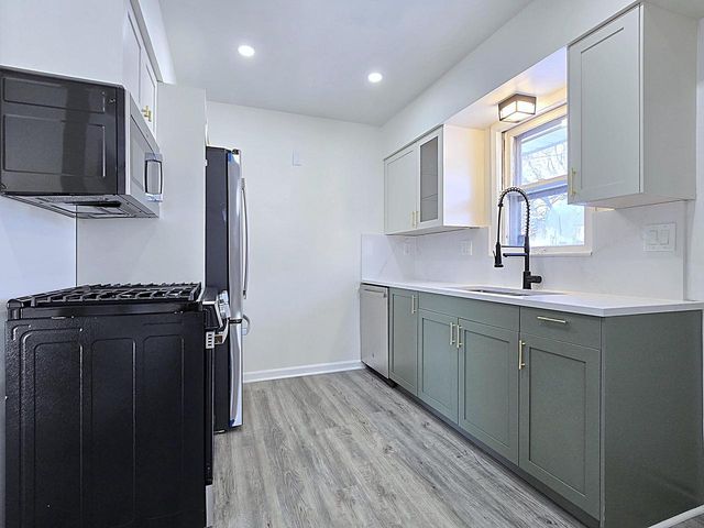 8114 W Congress STREET, Milwaukee, WI 53218