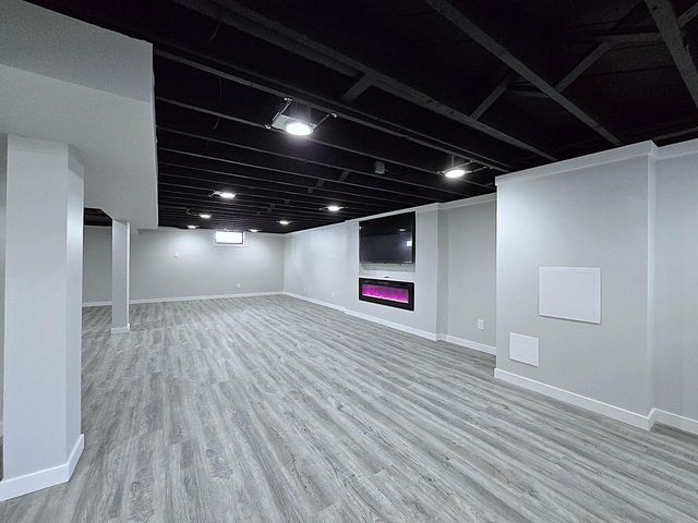 8114 W Congress STREET, Milwaukee, WI 53218