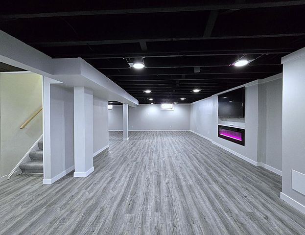 8114 W Congress STREET, Milwaukee, WI 53218