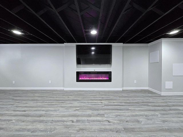 8114 W Congress STREET, Milwaukee, WI 53218